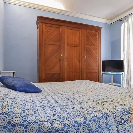 Della Piazza 아파트 *